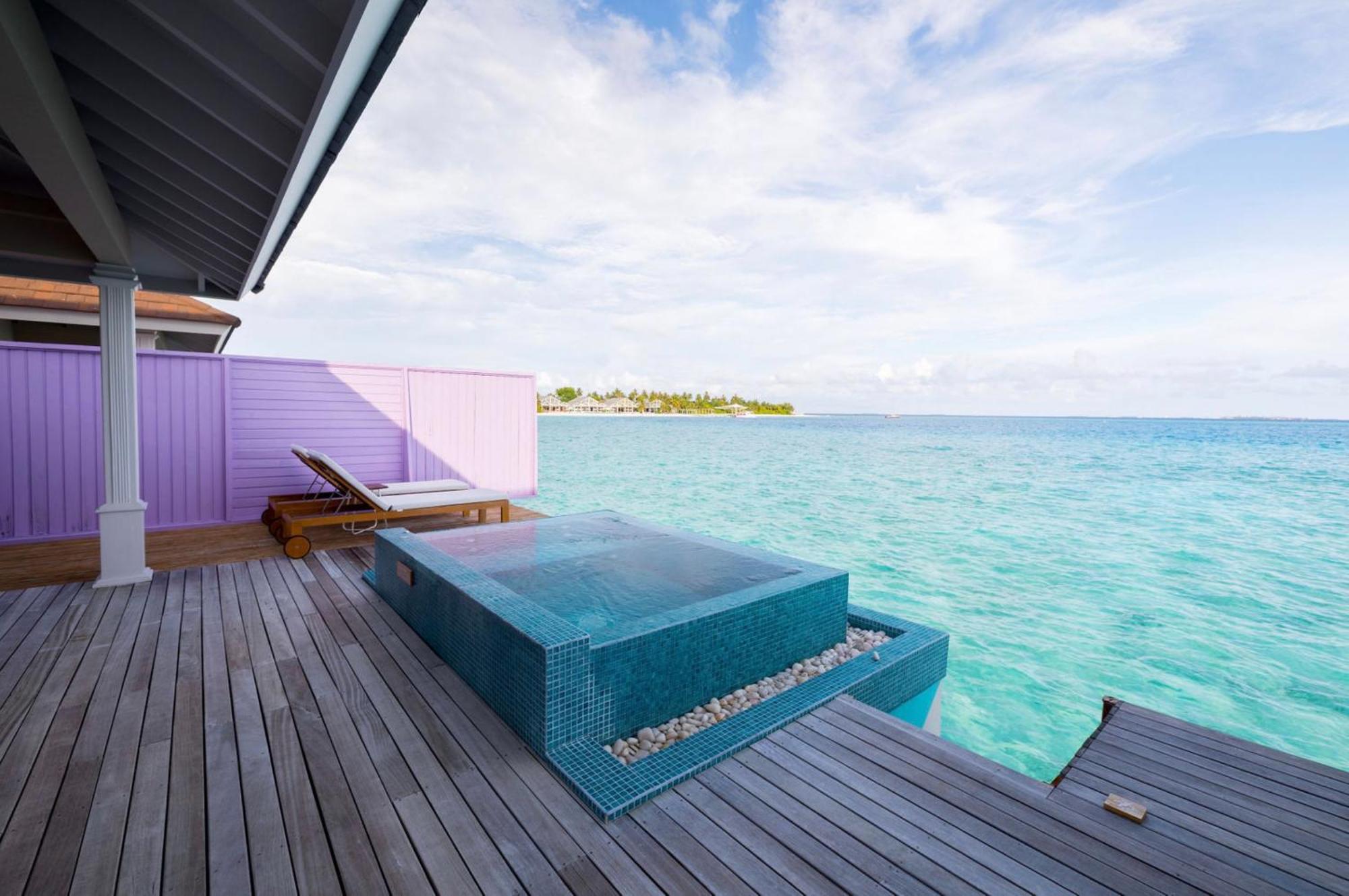 The Standard, Huruvalhi Maldives (Adults Only) Meedhoo  Rum bild The view from a water villa